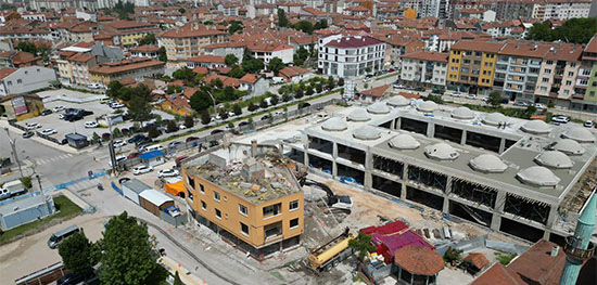 BEDESTEN ÖNÜ YENİ BİR MEYDAN OLUYOR