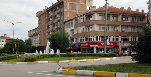 ELEKTRİK KESİNTİLERİ MİLÖNÜ ESNAFINI ÇİLEDEN ÇIKARDI