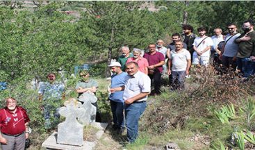 KATLİAM ŞEHİDİ AHMET DOĞAN’IN MEZARINA ZİYARET
