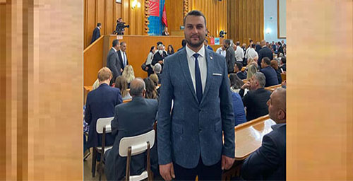 TEŞEKKÜRLER, GENÇLERİN DEMOKRAT AMCASI