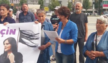 İRAN KADINLARINA SAÇLI DESTEK
