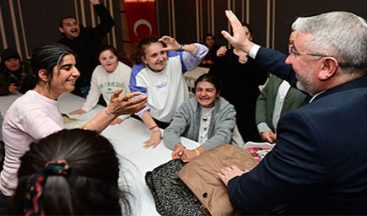 ENGELLİLER GÜNÜNE RENKLİ KUTLAMA