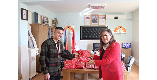 KİTAP GELİRİ İLE ONLARI SEVİNDİRDİ