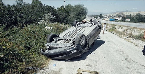 ARAÇ TAKLA ATTI. 3 YARALI