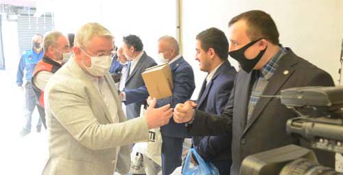 BAŞKAN 11 GÜZEL İNSAN IN GÖNLÜNÜALDI.