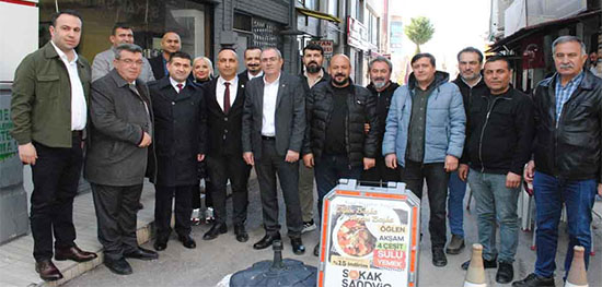 ALBAYRAK CADDESİ ADETA “ÇIKMAZ SOKAK” OLMUŞ!