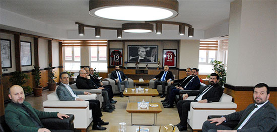 ÇÖPHÜSEYİNOĞLU’NDAN SMMMO’YA “MUHASEBECİLER HAFTASI” ZİYARETİ