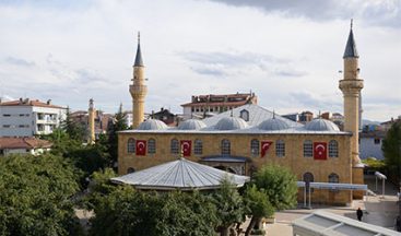 ULU CAMİ BAHÇESİ’NDE ÇEVRE DÜZENLEMESİ YAPILACAK