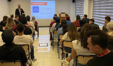 ÇORUM ÖZEL HASTANESİ’NDE HASTA VE HASTA YAKINLARIYLA İLETİŞİM EĞİTİMİ DÜZENLENDİ