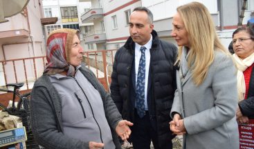 CHP’Lİ NAZLIAKA VE ÜNVER, PAZARDA VATANDAŞI DİNLEDİ