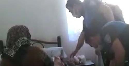 YATAĞA BAĞIMLI ÇARESİZ YAŞLI TEYZE VE TORUNU UNUTULMADI