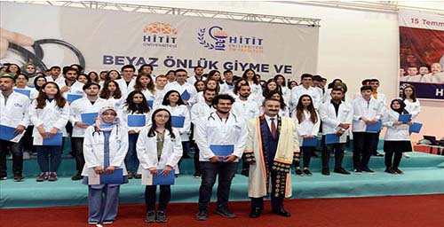 BEYAZ ÖNLÜK GİYİP, YEMİN ETTİLER