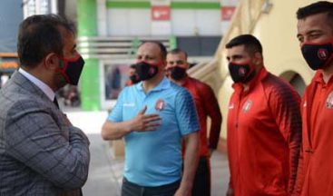 ŞAMPİYON GÜREŞÇİLERİMİZ KUMLUCA YOLUNDA