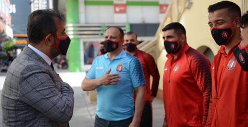 ŞAMPİYON GÜREŞÇİLERİMİZ KUMLUCA YOLUNDA