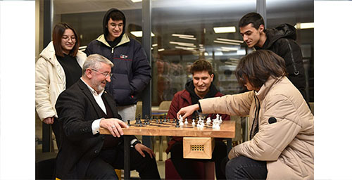 BU KÜTÜPHANE ÇOK ÖZEL