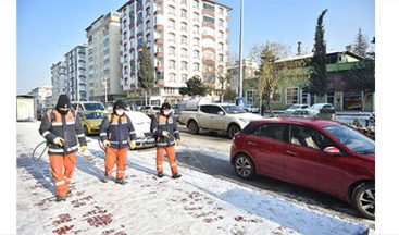 SAVULUN.. BUZ ÇÖZÜCÜ EKİP GÖREV BAŞINDA