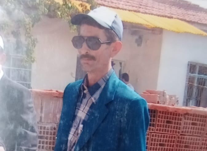 69 yaşındaki Hüseyin Topal, 14 Haziran Cumartesi günü Ulukavak Mahallesi Köprübaşı 27. Sokak Alpaslan Apt. No:6/3 adresindeki evinden ayrıldı ve bir daha geri dönmedi.