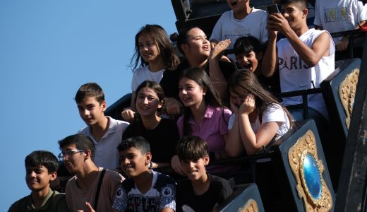 700 ÇOCUK LUNAPARK’TA ÜCRETSİZ EĞLENDİ