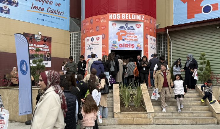 KİTAP KÜLTÜR GÜNLERİ’NE HAFTASONU YOĞUN İLGİ