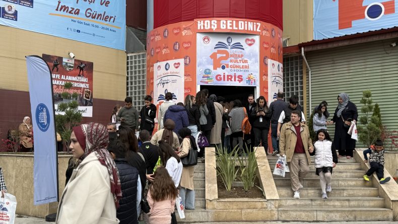 KİTAP KÜLTÜR GÜNLERİ’NE HAFTASONU YOĞUN İLGİ
