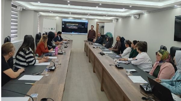 KADIN GİRİŞİMCİLERİ E- İHRACAT EĞİTİMİ VERİLDİ