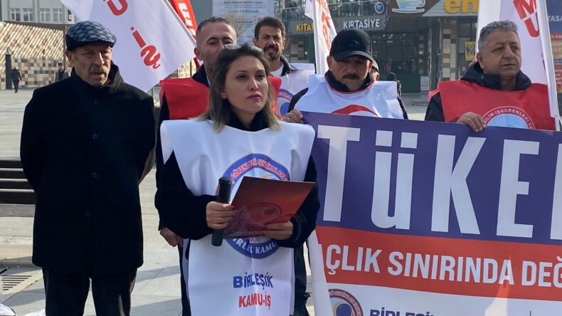 DEMİREL: ‘BÜTÇEDE ZENGİNİN AĞZINA ÇALINAN PARMAK PARMAK BALLAR VAR’