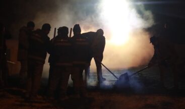 BAŞKAN DERE’DEN SICAK ASFALT EMEKÇİLERİNE GECE ZİYARETİ