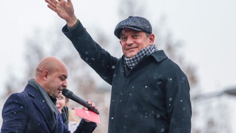 YOKSULLUĞU YENMEYE GELİYORUZ”