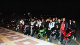 MOTOSİKLET TUTKUNLARI BAYRAĞIMIZ İÇİN BULUŞUYOR