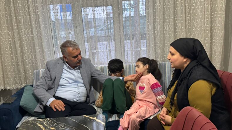 AHLATCI, MİKROSEFALİ HASTASI ÖZEL ÇOCUKLAR İÇİN GÖRÜŞTÜ