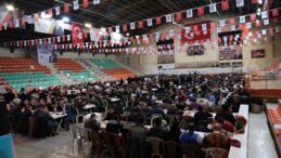 BELEDİYE’NİN İFTARINDA İLK ORUÇ AÇILDI