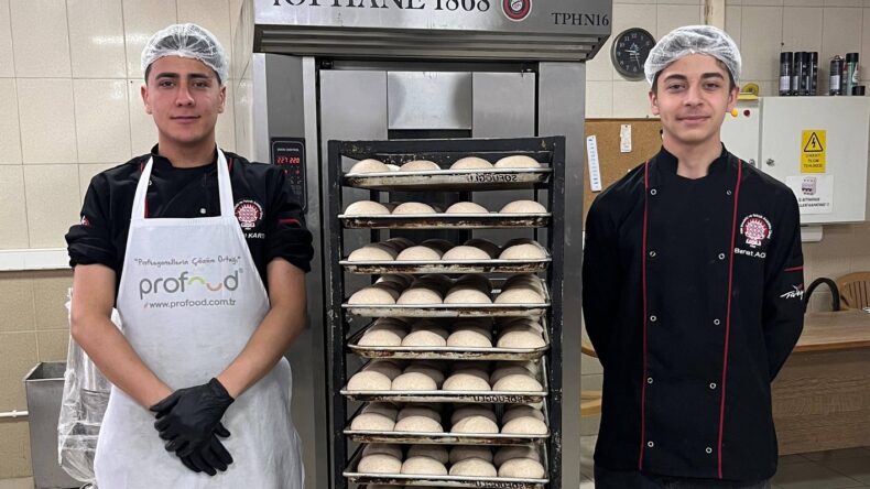 BU LİSE’DE GÜNDE 10 BİN TAM BUGDAY EKMEĞİ ÜRETİLİYOR