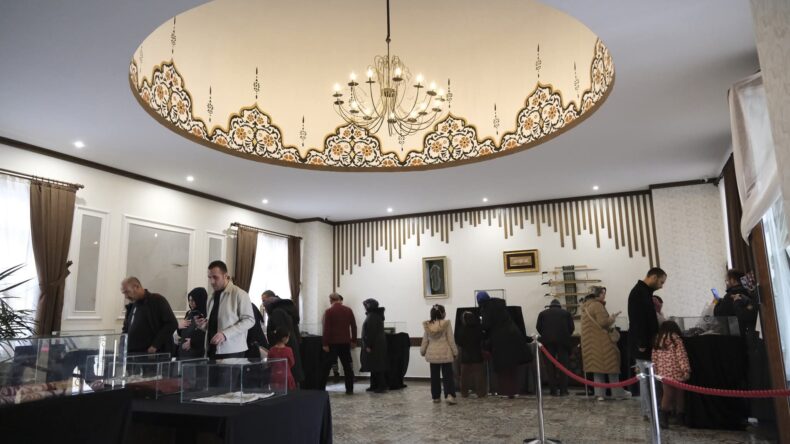 BEDESTEN’DE “KUTSAL EMANETLER SERGİSİ” AÇILDI