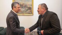 CHP LİDERİ ÖZEL’İ ÇORUM’A DAVET ETTİLER