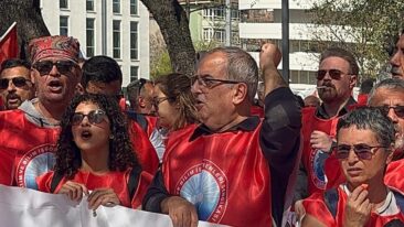 ÇOCUKLARIN GELECEĞİ İÇİN HAYATI DURDURDULAR”