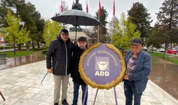 EĞİTİM-İŞ VE ADD’DEN ORTAK ÇELENK TÖRENİ