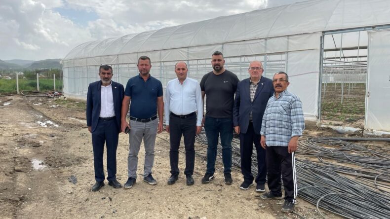 ANKARA YOLUNDAKİ KÖYLERDE SERALARI VE ARAZİYİ SEL BASTI