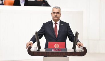 MİLLETVEKİLİ AHLATCI’DAN 19 MAYIS MESAJI: “GÜÇLÜ TÜRKİYE HEDEFİMİZE GENÇLERİMİZLE, TÜRKİYE YÜZYILI’NDA YÜRÜYORUZ”