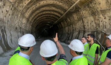 AHLATCI: HIZLI TREN RAYLARI AĞUSTOS’TA DÖŞENİYOR