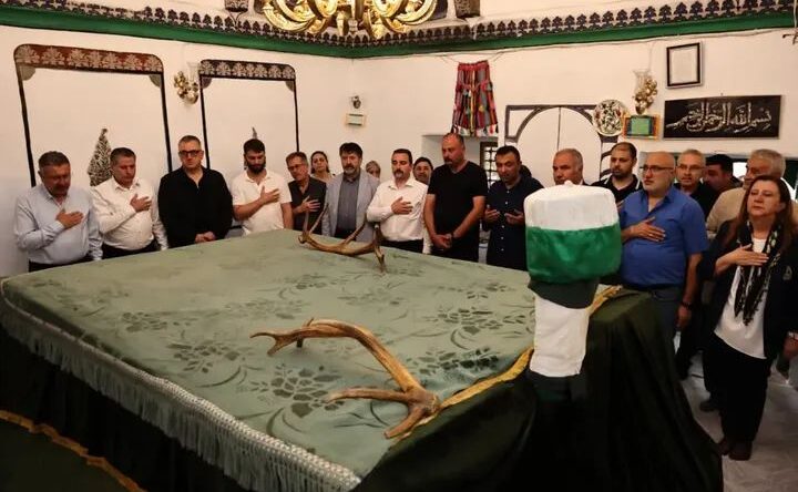 CANLAR PİRİ BABA CEMEVİ’NDE AŞURE DAĞITIP GÖNÜL BİRLEDİ