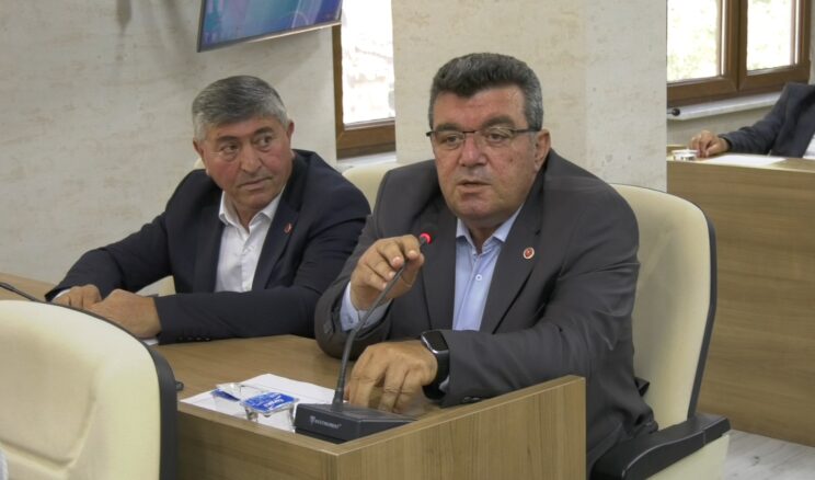 ÜMİT ER: “İŞ İNSANI AHMET AHLATCI, AÇIKLAMA YAPMALIDIR”