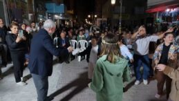 UĞUR MUMCU CADDESİ TÜRKÜLERLE ŞENLENDİ