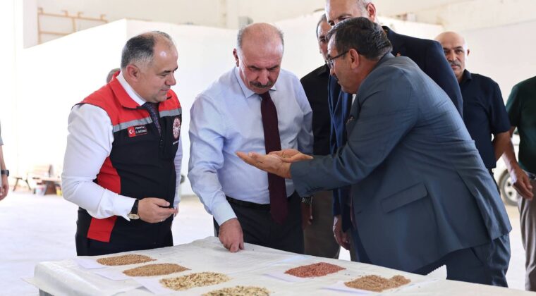 ÖZDEMİR, ÇİFTÇİLER İÇİN YENİ TOHUM ELEME MAKİNESİ TALEP ETTİ