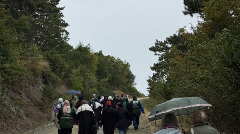 YEŞİLAY, YEŞİLGÖL’DE DOĞA YÜRÜYÜŞÜ YAPTI