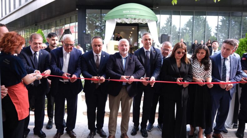 MAYA LOUNGE KAPILARINI AÇTI