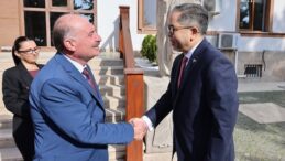 FİLİPİNLER BÜYÜKELÇİSİ’NDEN VALİ ALİ ÇALGAN’A ZİYARET